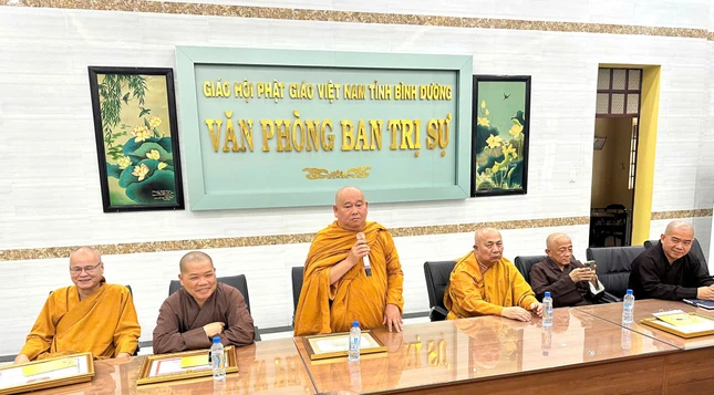 Thượng tọa Thích Minh Lực phát biểu khai mạc
