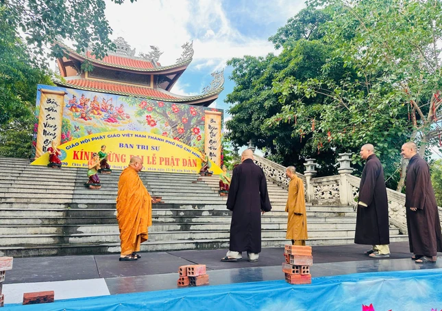 Khảo sát lễ đài Phật đản tập trung tại chùa Hội An