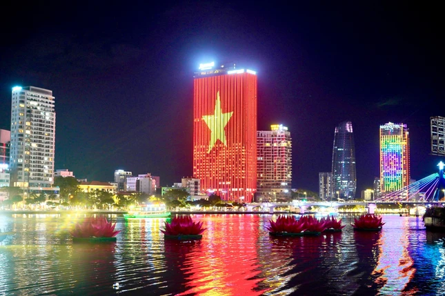 Lễ thắp sáng 7 đóa sen trên sông Hàn sẽ tổ chức vào lúc 17 giờ ngày 24-5-2026 (mùng 8-4-Bính Ngọ) Lễ thắp sáng 7 đóa sen trên sông Hàn sẽ tổ chức vào lúc 17 giờ ngày 24-5-2026 (mùng 8-4-Bính Ngọ)