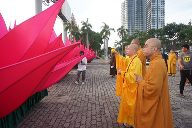 Cử hành nghi thức sái tịnh