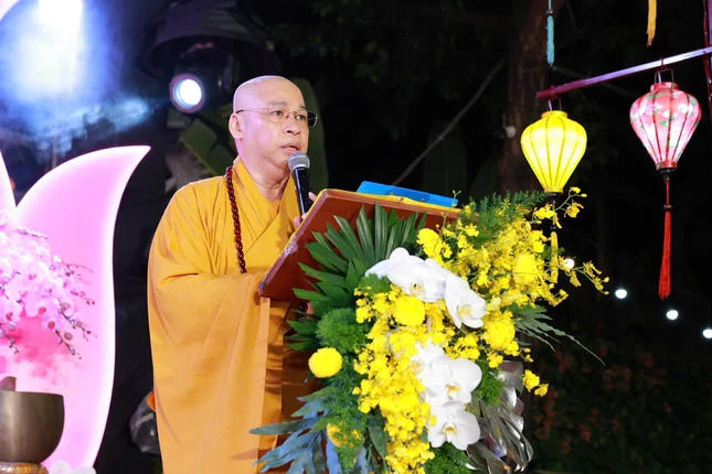 Thượng tọa Thích Minh Nhựt phát biểu khai mạc