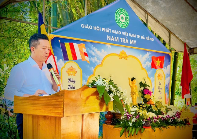 Phó Chủ tịch UBND xã Nam Trà My Võ Như Sơn Trà phát biểu chúc mừng