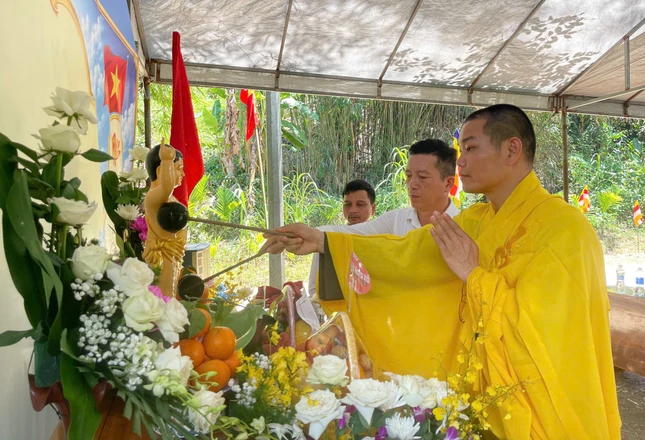 Khóa lễ Tắm Phật