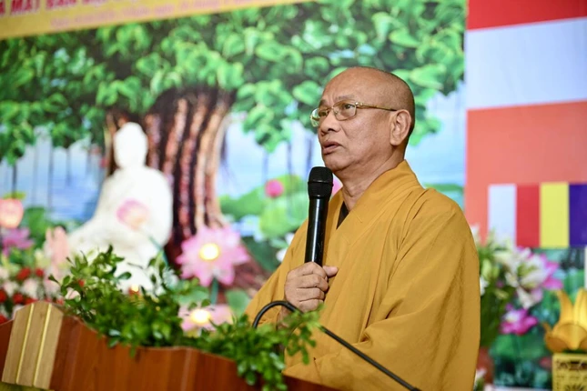 Hòa thượng Thích Quảng Hà, Phó Chủ tịch Hội đồng Trị sự, Trưởng ban Trị sự GHPGVN tỉnh Ninh Bình phát biểu chỉ đạo Hòa thượng Thích Quảng Hà, Phó Chủ tịch Hội đồng Trị sự, Trưởng ban Trị sự GHPGVN tỉnh Ninh Bình phát biểu chỉ đạo