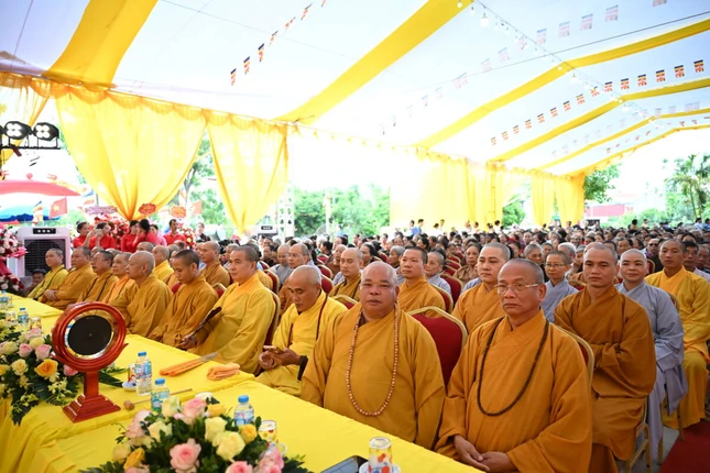 Chư tôn đức tham dự Chư tôn đức tham dự