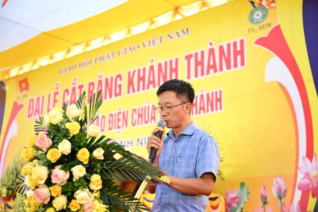 Ông Trần Đức Hiện báo cáo tổng kết quá trình xây dựng công trình Ông Trần Đức Hiện báo cáo tổng kết quá trình xây dựng công trình
