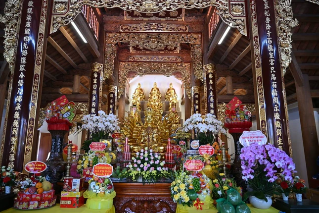 Đại hùng bảo điện chùa Bảo Khánh trong ngày lễ khánh thành Đại hùng bảo điện chùa Bảo Khánh trong ngày lễ khánh thành