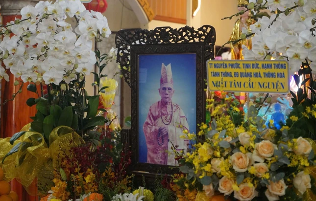 Di ảnh Hòa thượng Thích Từ Hoa