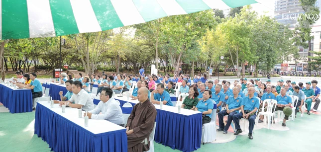 Đại đức Thích Quảng Hậu, Phó Trị sự Báo Giác Ngộ cùng đại biểu tham dự