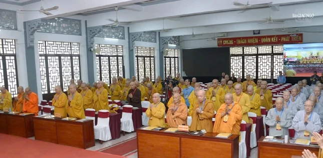 Chư tôn đức tham dự