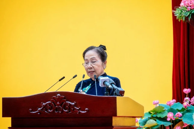 Anh hùng lao động Nguyễn Thị Ngọc Phượng đại diện công dân Thành phố phát biểu