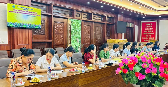 Đại diện chính quyền tỉnh Thái Nguyên và địa phương sở tại tham dự