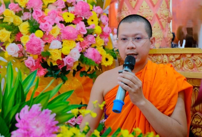Đại đức Danh Thuyền công bố quyết định bổ nhiệm trụ trì chùa Tổng Quản