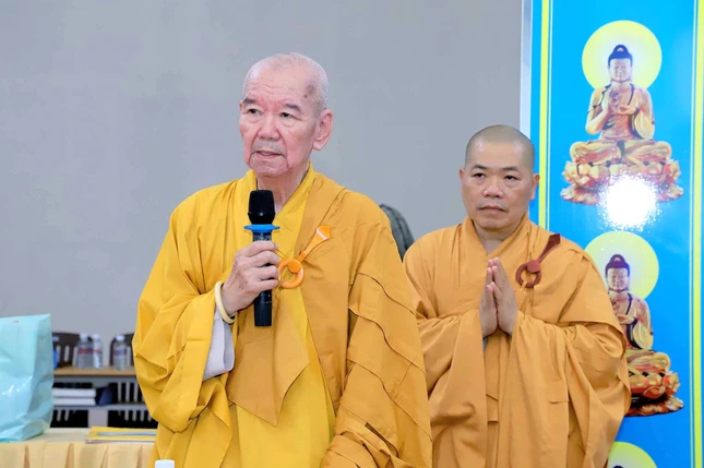 Trưởng lão Hòa thượng Thích Thiện Xuân ban đạo từ Trưởng lão Hòa thượng Thích Thiện Xuân ban đạo từ
