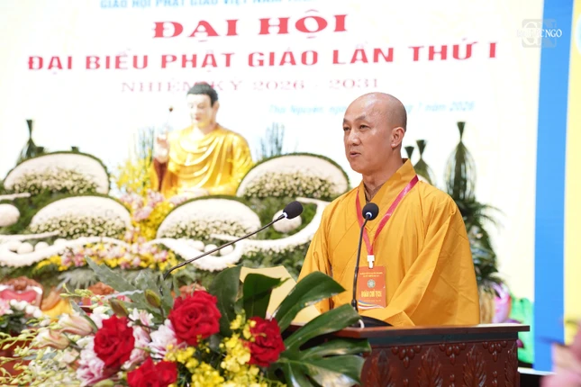 Thượng tọa Thích Chúc Tiếp trình bày dự thảo phương hướng hoạt động Phật sự nhiệm kỳ 2026-2031