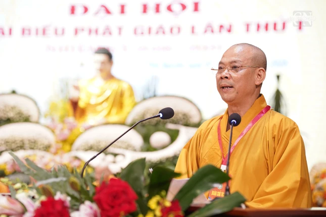 Thượng tọa Thích Nguyên Thành phát biểu khai mạc