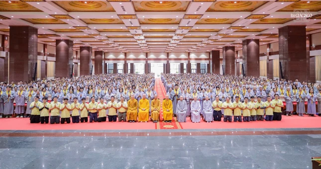 Hơn 2.500 Tăng Ni, Phật tử lưu niệm khóa tu Ngày an lạc kỳ 2 ở Học viện Phật giáo VN tại TP.HCM