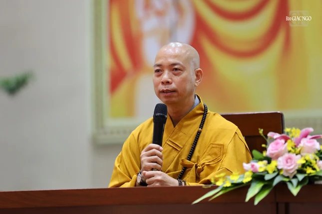 Thượng tọa Thích Quang Thạnh chia sẻ Phật pháp - Ảnh: Nhân Hòa