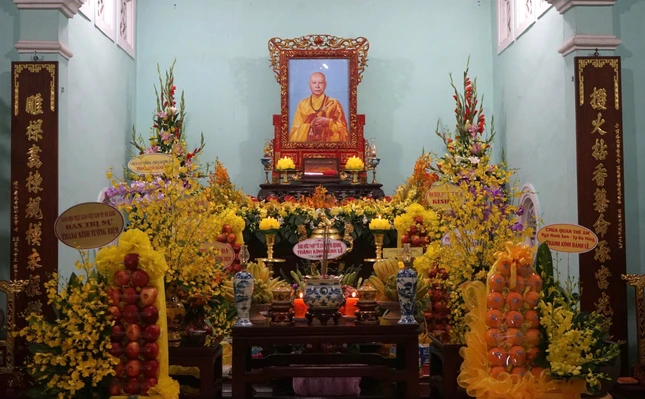 Giác linh đài Trưởng lão Hòa thượng Thích Quang Thể