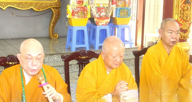 Hòa thượng Thích Thiện Tấn ban đạo từ Hòa thượng Thích Thiện Tấn ban đạo từ