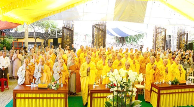 Chư tôn đức, Phật tử thành kính tưởng niệm Hòa thượng Thích Thiện Tánh