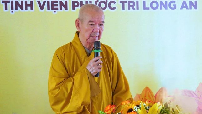 Trưởng lão Hòa thượng Thích Thiện Xuân ban đạo từ Trưởng lão Hòa thượng Thích Thiện Xuân ban đạo từ