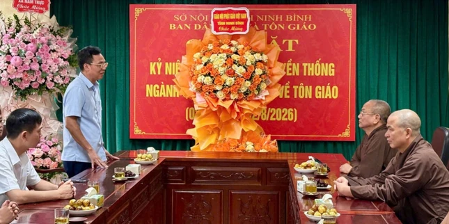 Trưởng ban Dân tộc và Tôn giáo Đinh Văn Tùng tri ân phái đoàn Trưởng ban Dân tộc và Tôn giáo Đinh Văn Tùng tri ân phái đoàn