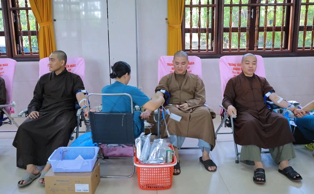 Hơn 200 đơn vị máu được tiếp nhận trong chương trình Hơn 200 đơn vị máu được tiếp nhận trong chương trình