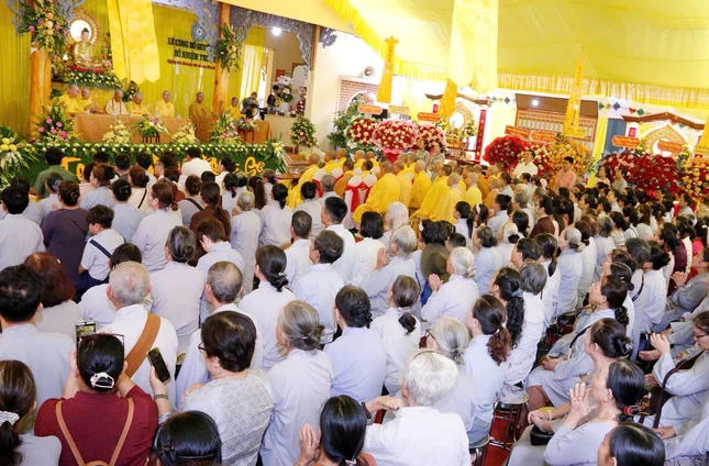 Quang cảnh buổi lễ Quang cảnh buổi lễ