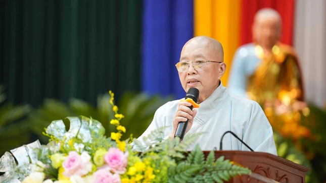 Ni trưởng Thích Đàm Lan huấn từ Ni trưởng Thích Đàm Lan huấn từ