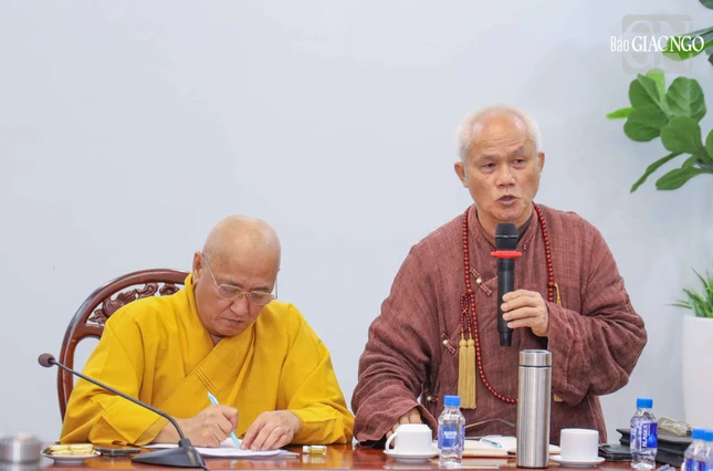 Thượng tọa Thích Giác Dũng phát biểu