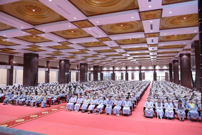 Hơn 2.000 Phật tử tham dự khóa tu