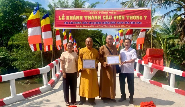 Lãnh đạo chính quyền xã Phú Tâm (TP.Cần Thơ) tri ân phái đoàn Lãnh đạo chính quyền xã Phú Tâm (TP.Cần Thơ) tri ân phái đoàn