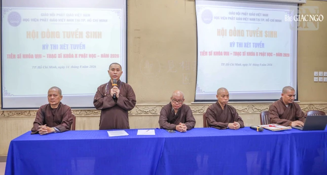 Đại đức Thích Giác Thọ phổ biến Nội quy kỳ thi