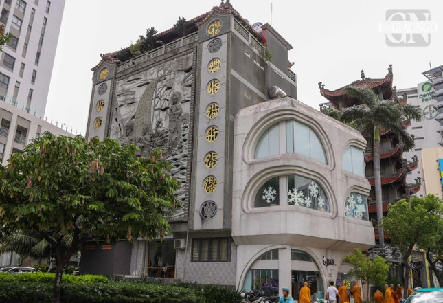 Chùa Đại Giác tọa lạc tại số 112 Nguyễn Văn Trỗi, phường Phú Nhuận, TP.HCM