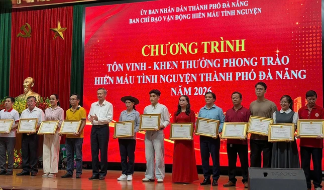 Tôn vinh và ghi nhận đối với những đóng góp của các cá nhân tham gia hiến máu