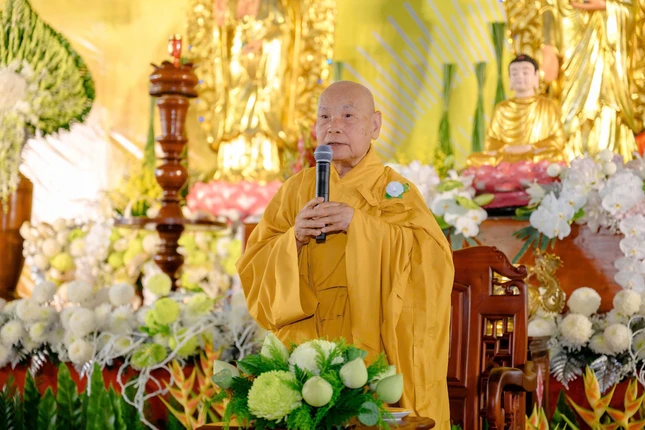 Trưởng lão Hòa thượng Thích Thiện Nhơn ban đạo từ Trưởng lão Hòa thượng Thích Thiện Nhơn ban đạo từ