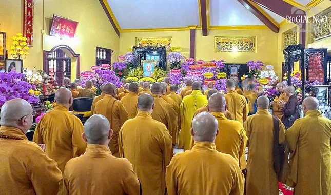 Khóa lễ tưởng niệm tại chùa Từ Hạnh (P.An Lạc) Khóa lễ tưởng niệm tại chùa Từ Hạnh (P.An Lạc)