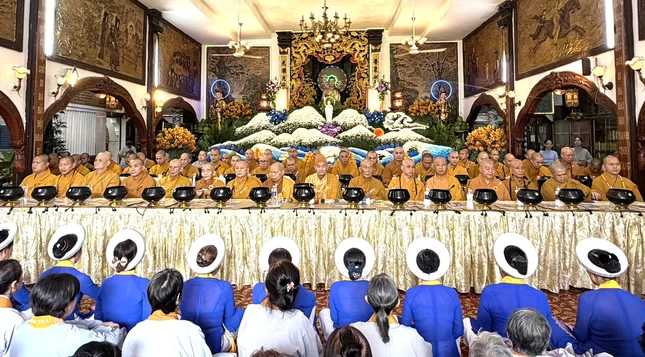 Chư tôn đức chứng minh