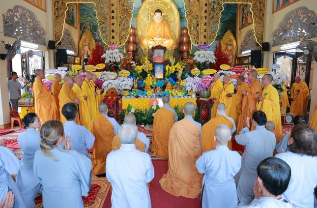 Khóa lễ cung tiến Giác linh