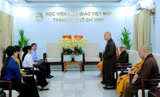Thượng tọa Thích Quang Thạnh tri ân phái đoàn