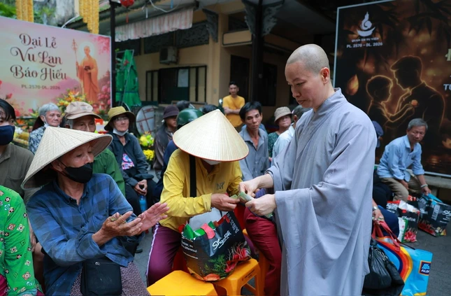 Chia sẻ yêu thương nhân mùa Vu lan Chia sẻ yêu thương nhân mùa Vu lan