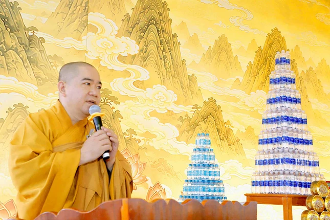 Đại đức Thích Thiện Hưng phát biểu Đại đức Thích Thiện Hưng phát biểu