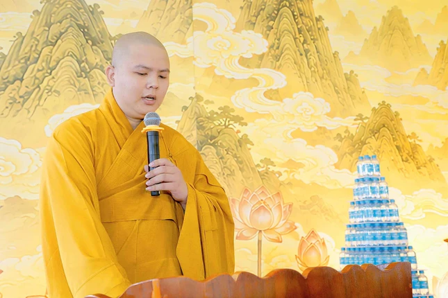 Đại đức Thích Huệ Nghiêm báo cáo Đại đức Thích Huệ Nghiêm báo cáo