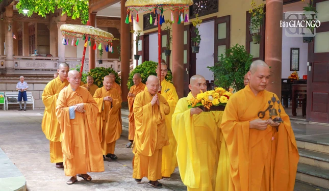 Chư vị Trưởng lão Hội đồng Chứng minh, Hội đồng Trị sự quang lâm thiền viện Vạn Hạnh Chư vị Trưởng lão Hội đồng Chứng minh, Hội đồng Trị sự quang lâm thiền viện Vạn Hạnh