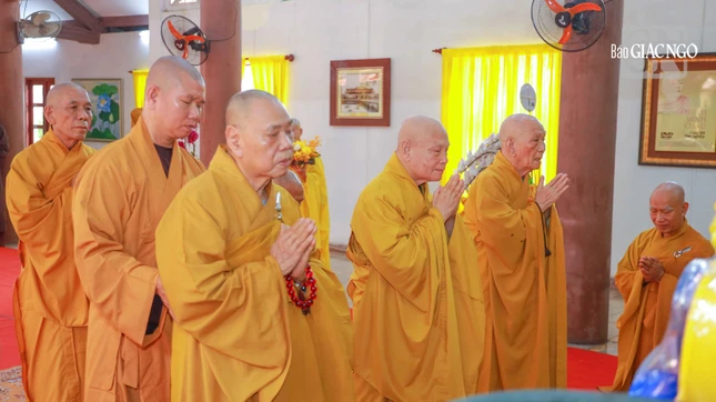 Chư tôn giáo phẩm chư tôn đức nhất tâm tưởng niệm Chư tôn giáo phẩm chư tôn đức nhất tâm tưởng niệm