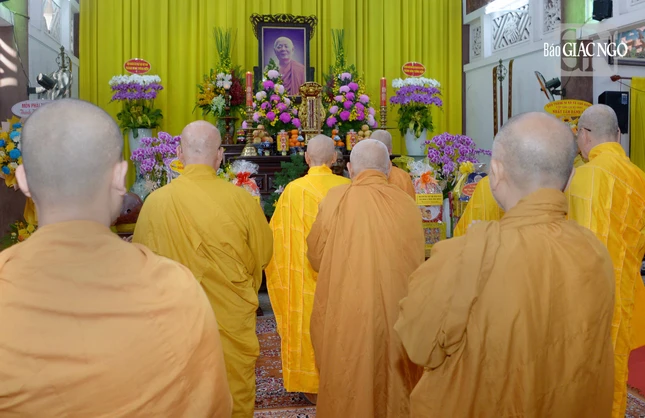 Thành kính tưởng niệm Trưởng lão Hòa thượng Thích Minh Châu Thành kính tưởng niệm Trưởng lão Hòa thượng Thích Minh Châu