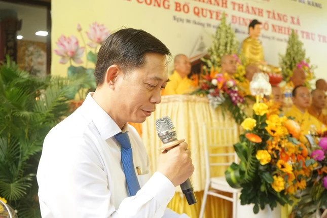 Phó Chủ tịch UBND phường Sơn Trà Nguyễn Huy Bình phát biểu chúc mừng Phó Chủ tịch UBND phường Sơn Trà Nguyễn Huy Bình phát biểu chúc mừng