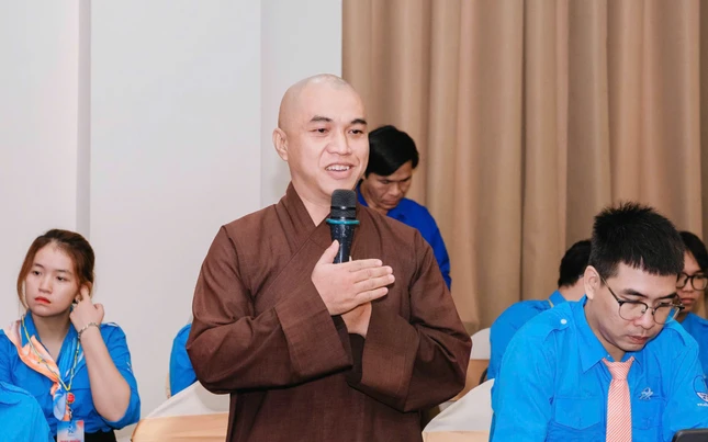 Đại biểu phát biểu trong phiên thảo luận của Đại hội Đại biểu phát biểu trong phiên thảo luận của Đại hội