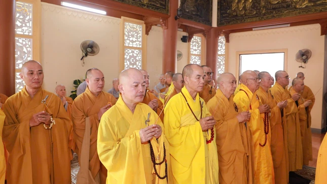 Chư tôn đức các tự viện tại TP.HCM thành kính tưởng niệm Chư tôn đức các tự viện tại TP.HCM thành kính tưởng niệm